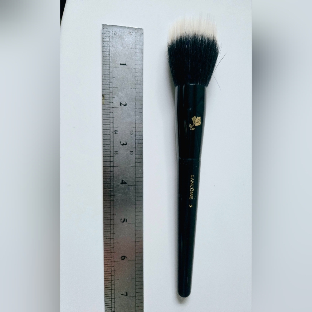 lancome highlighting brush #3